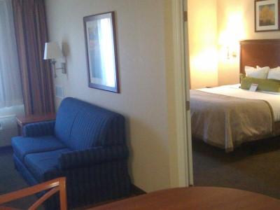 Candlewood Suites Fredericksburg, An Ihg Hotel Екстер'єр фото