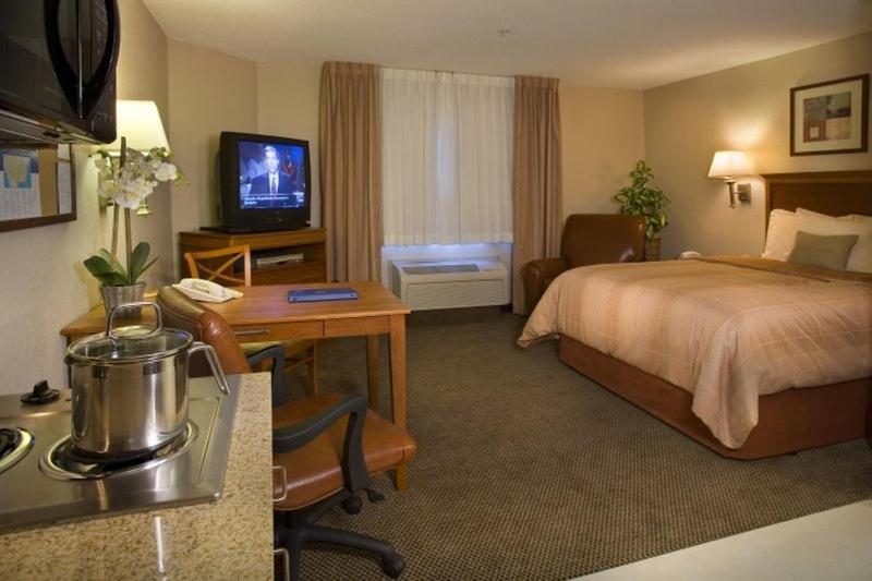 Candlewood Suites Fredericksburg, An Ihg Hotel Екстер'єр фото